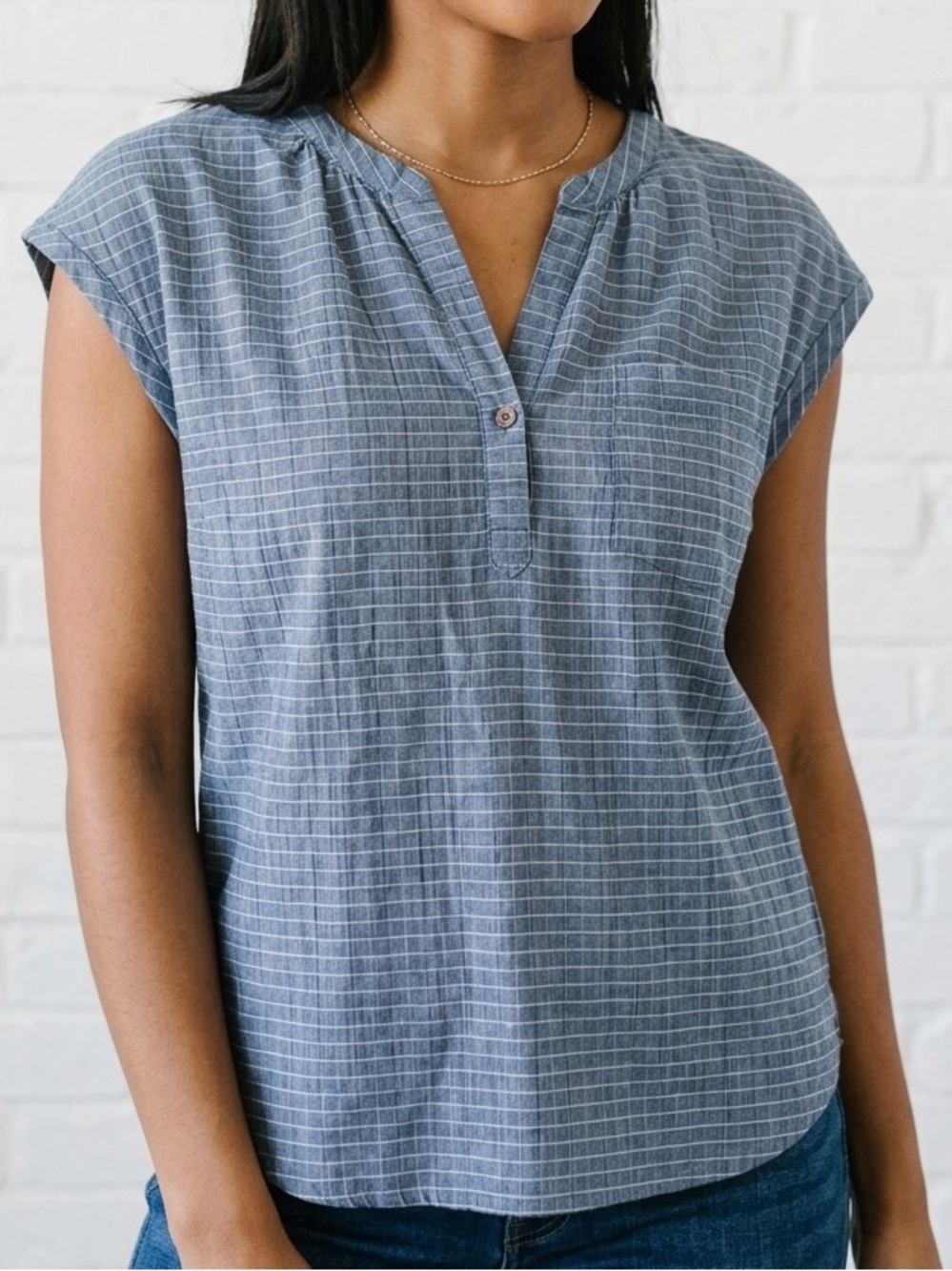 Jane and Delancey Blue Pinstripe Lightweight Blouse Size Large
